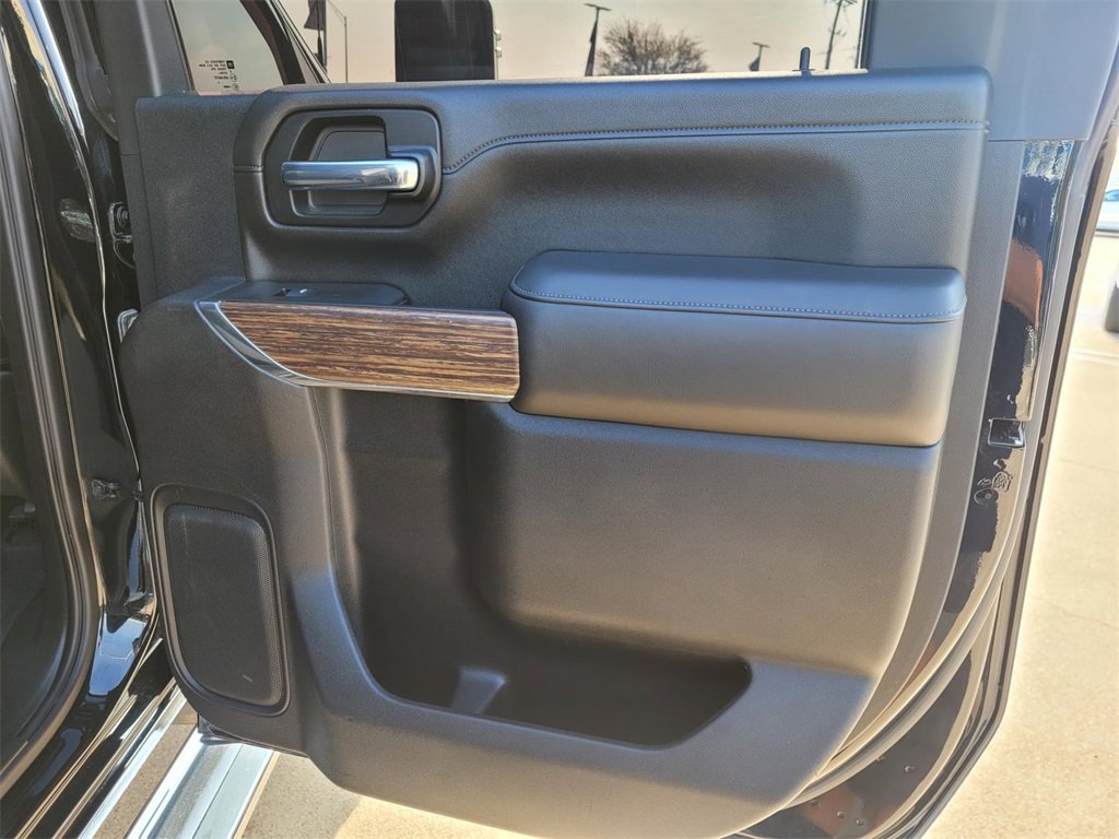 Used 2020 Chevrolet Silverado 2500 High Country w/ Z71 Off-Road Package image 10