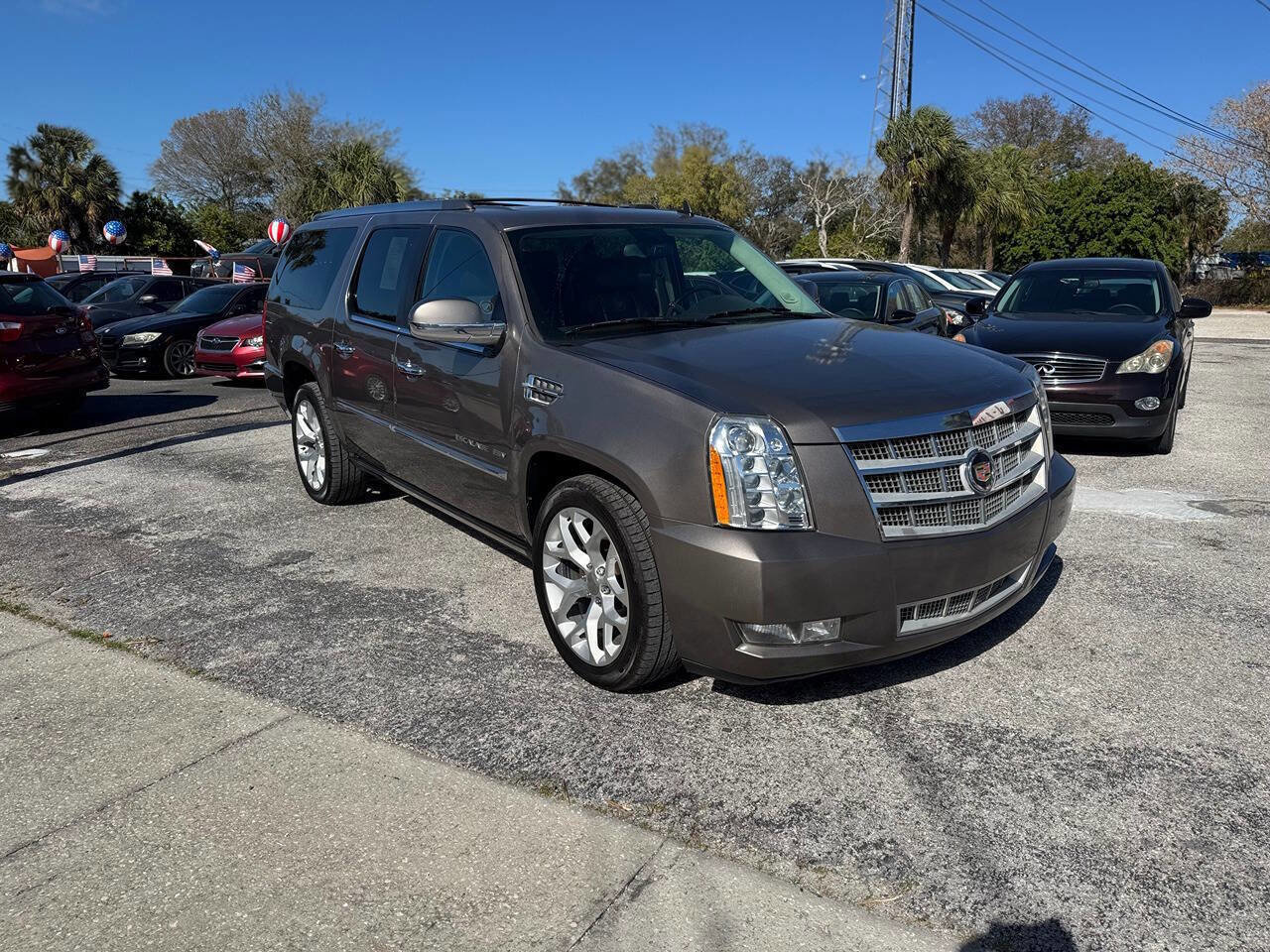 Used 2014 Cadillac Escalade ESV Platinum image 2