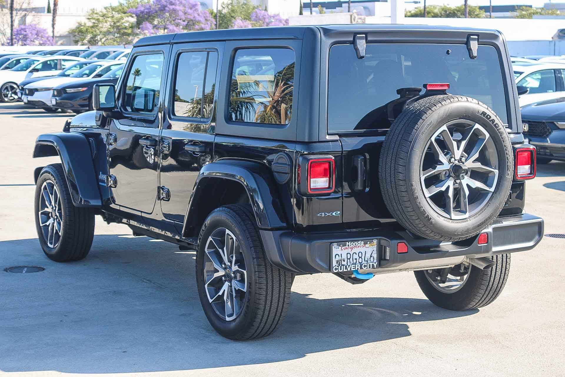 Used 2024 Jeep Wrangler Sport S w/ Technology Group image 7