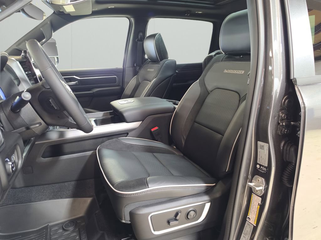 New 2026 RAM 1500 Laramie AWD/4WD image 14