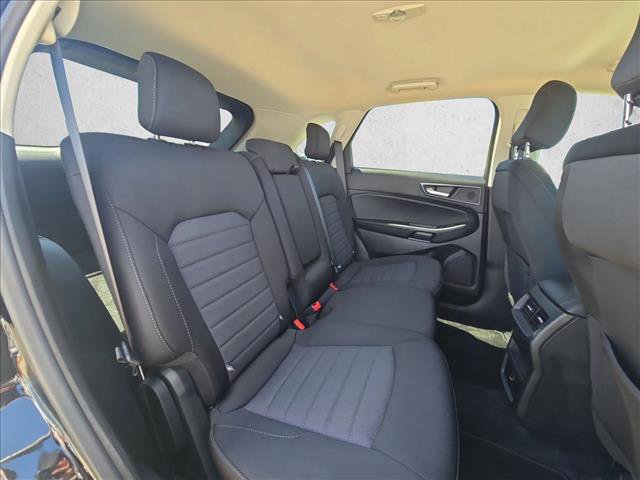Used 2022 Ford Edge SE image 18