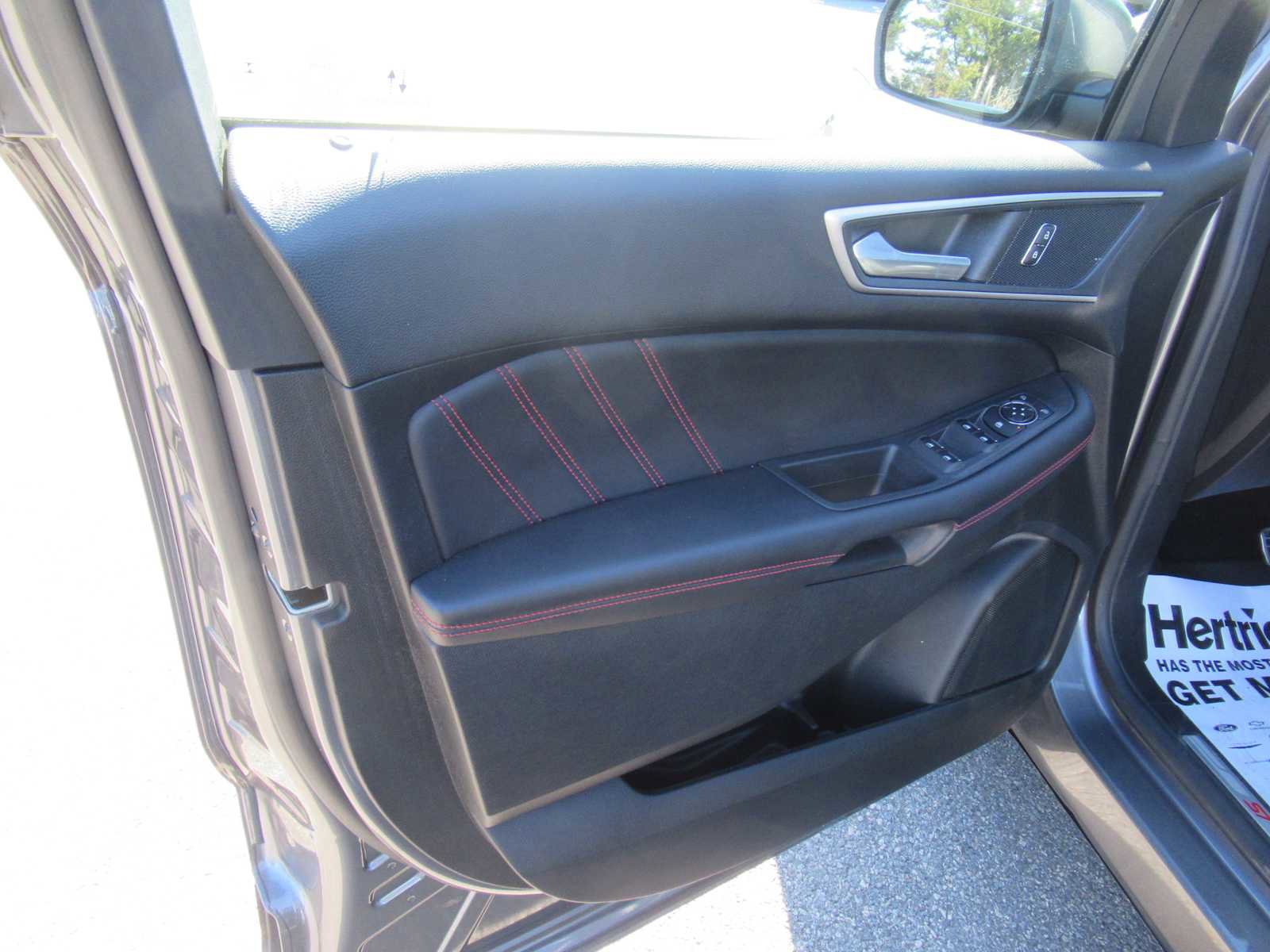 Used 2022 Ford Edge ST-Line image 24