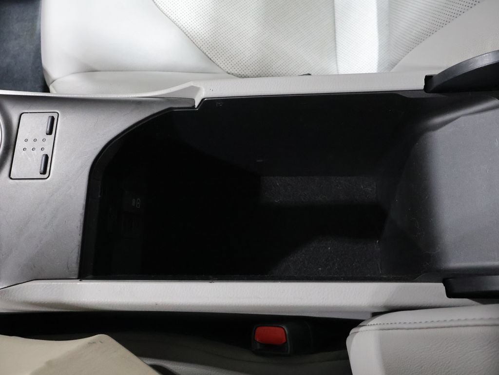 Used 2022 Toyota Camry XLE w/ Cold Weather Package FWD image 30