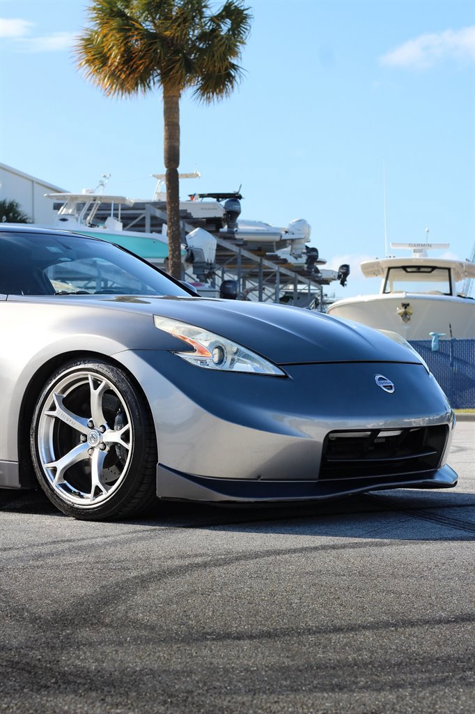 Used 2010 Nissan 370Z NISMO RWD image 2