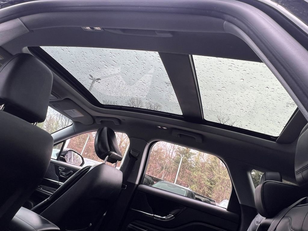 Certified 2022 Lincoln Corsair AWD w/ Premium Package image 21