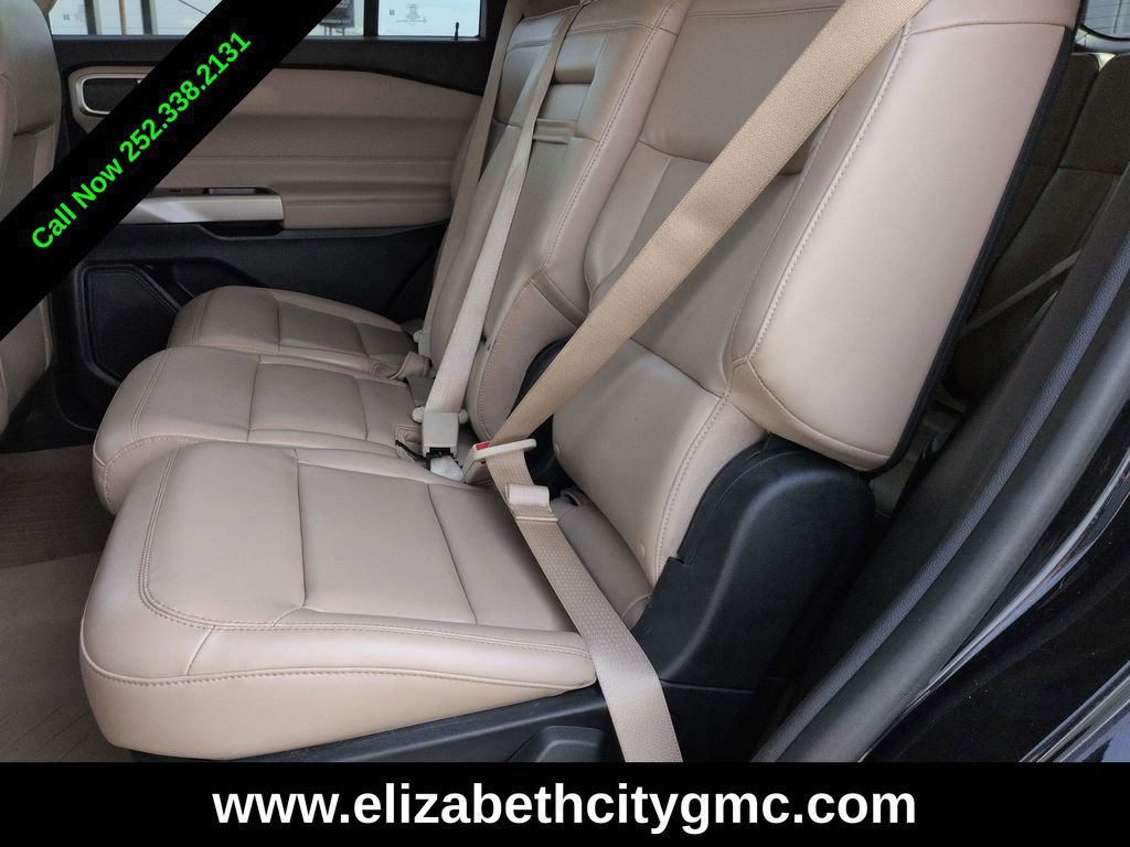 Used 2022 Ford Explorer XLT w/ Equipment Group 202A RWD image 16