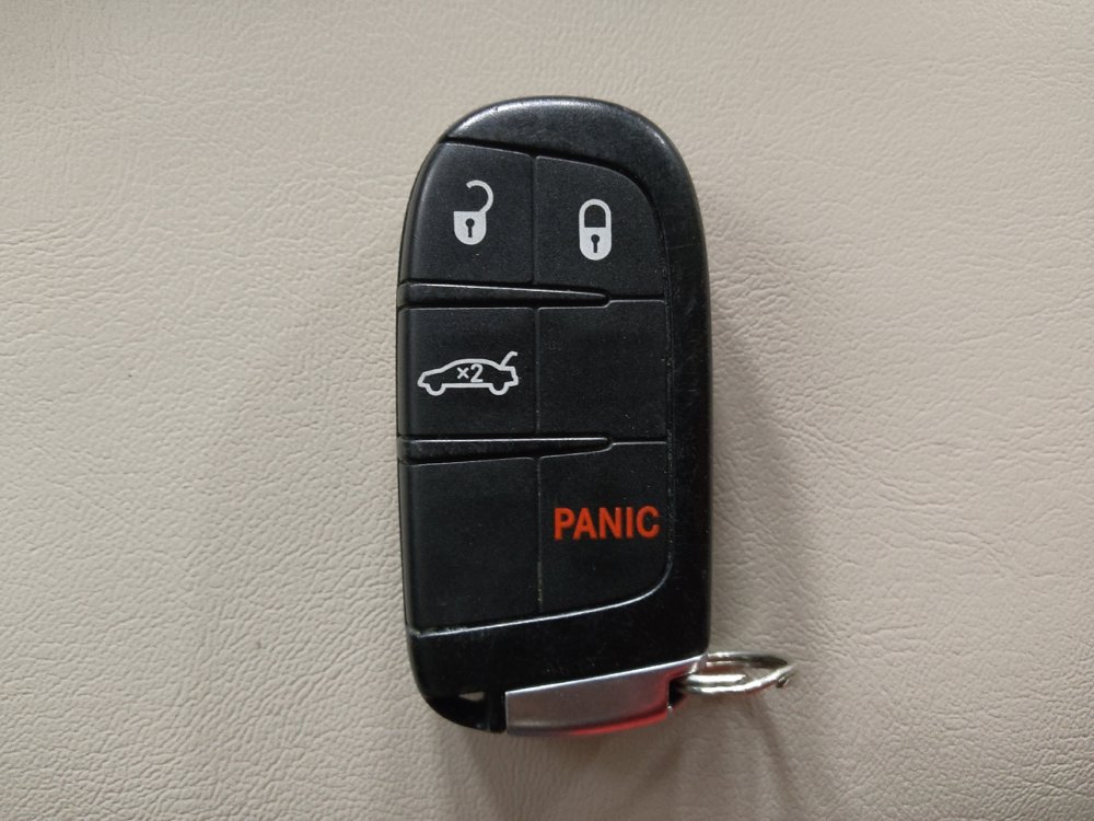 Used 2016 Chrysler 200 Limited image 32