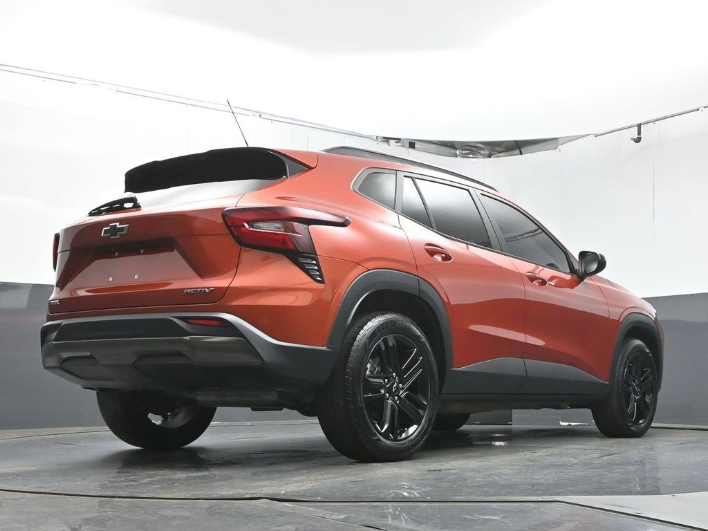 Used 2024 Chevrolet Trax ACTIV w/ Sunroof Package image 38