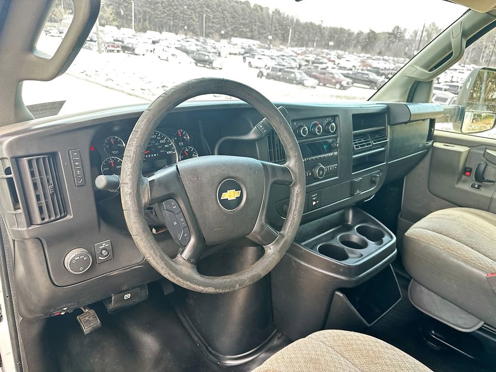Used 2016 Chevrolet Express 3500 image 23