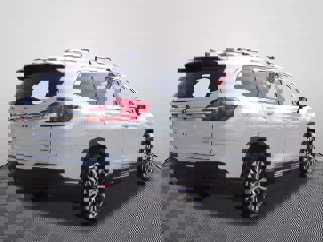 Used 2022 Subaru Ascent Limited w/ Technology Package image 3