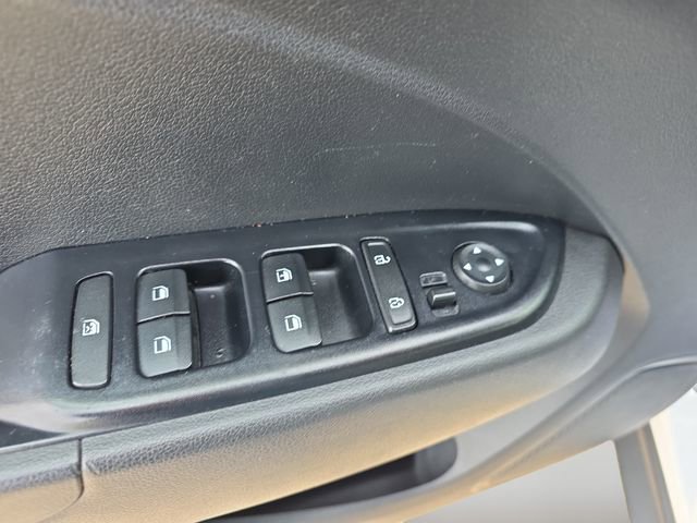 Used 2021 Hyundai Venue SE image 17