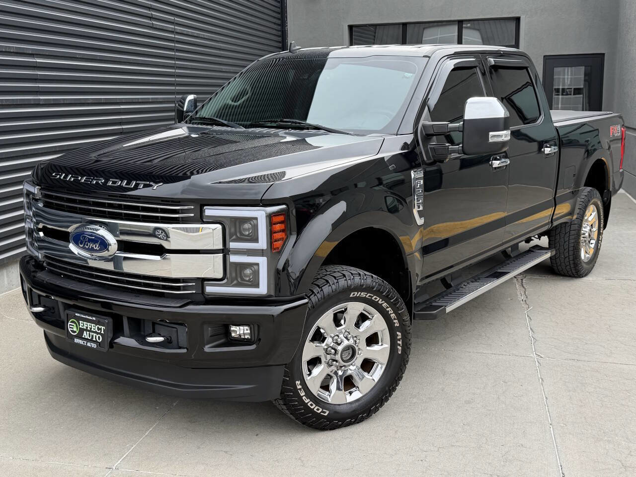 Used 2019 Ford F250 Lariat w/ Lariat Ultimate Package AWD/4WD image 2