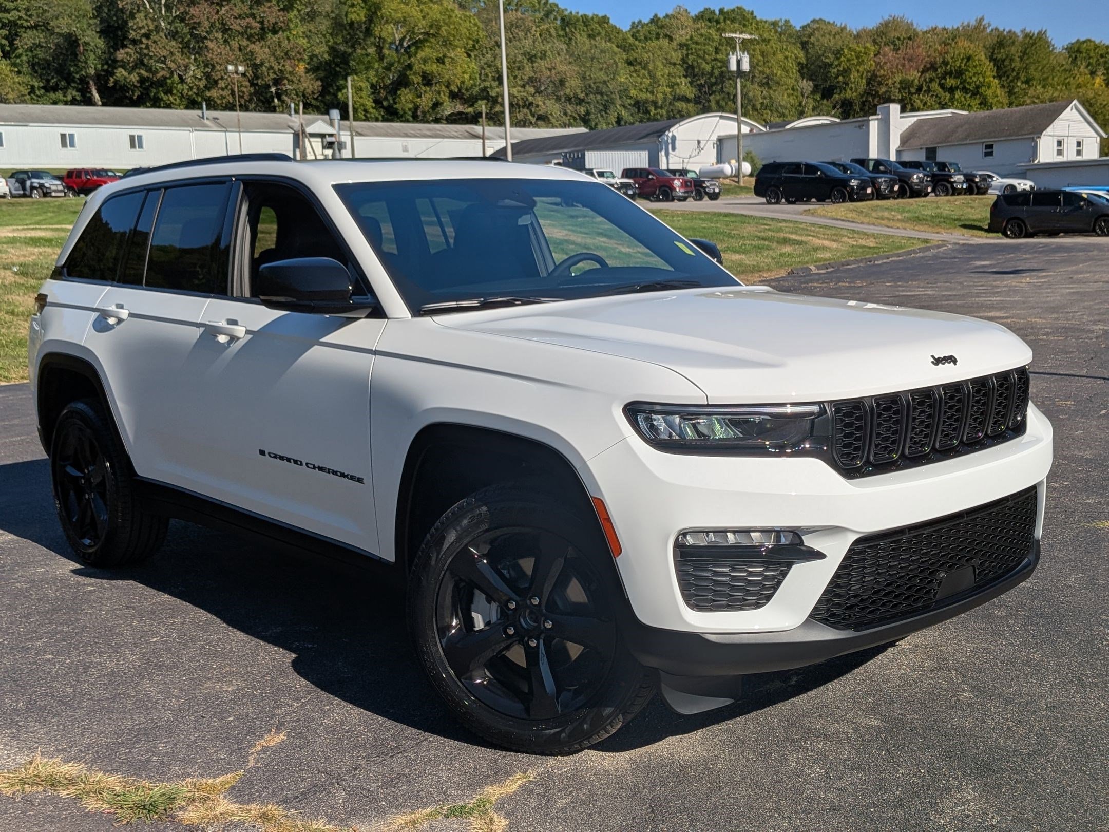 New 2025 Jeep Grand Cherokee Limited w/ Black Appearance Package image 2
