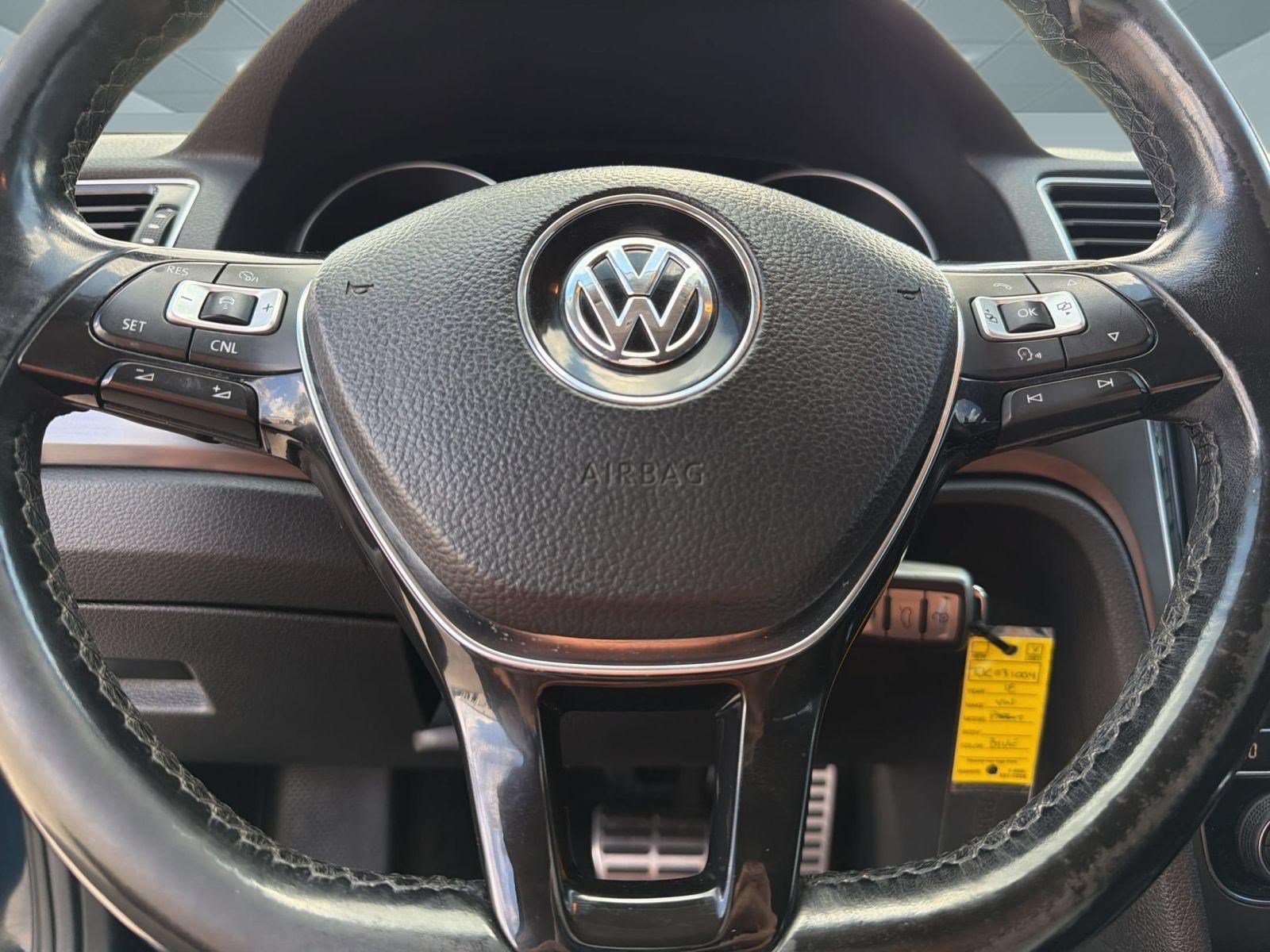 Used 2018 Volkswagen Passat 2.0T R-Line FWD image 11