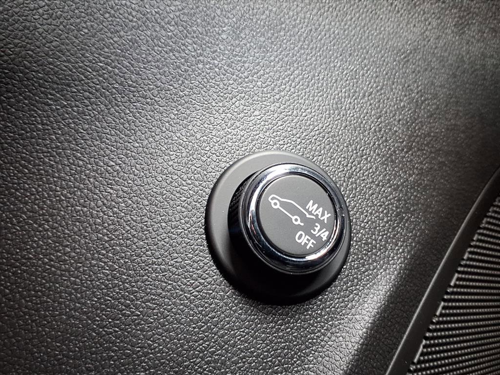 Used 2022 Buick Envision Essence w/ Technology Package I image 22