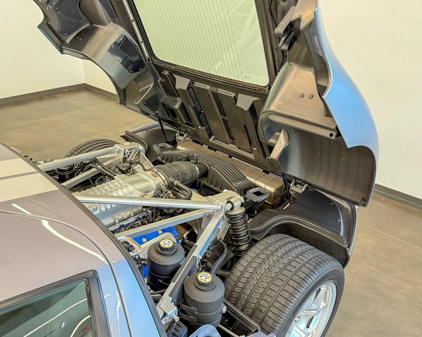 Used 2006 Ford GT RWD image 33