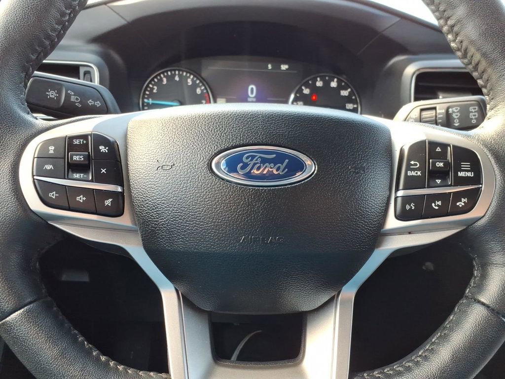 Used 2024 Ford Explorer XLT w/ Equipment Group 202A AWD/4WD image 22