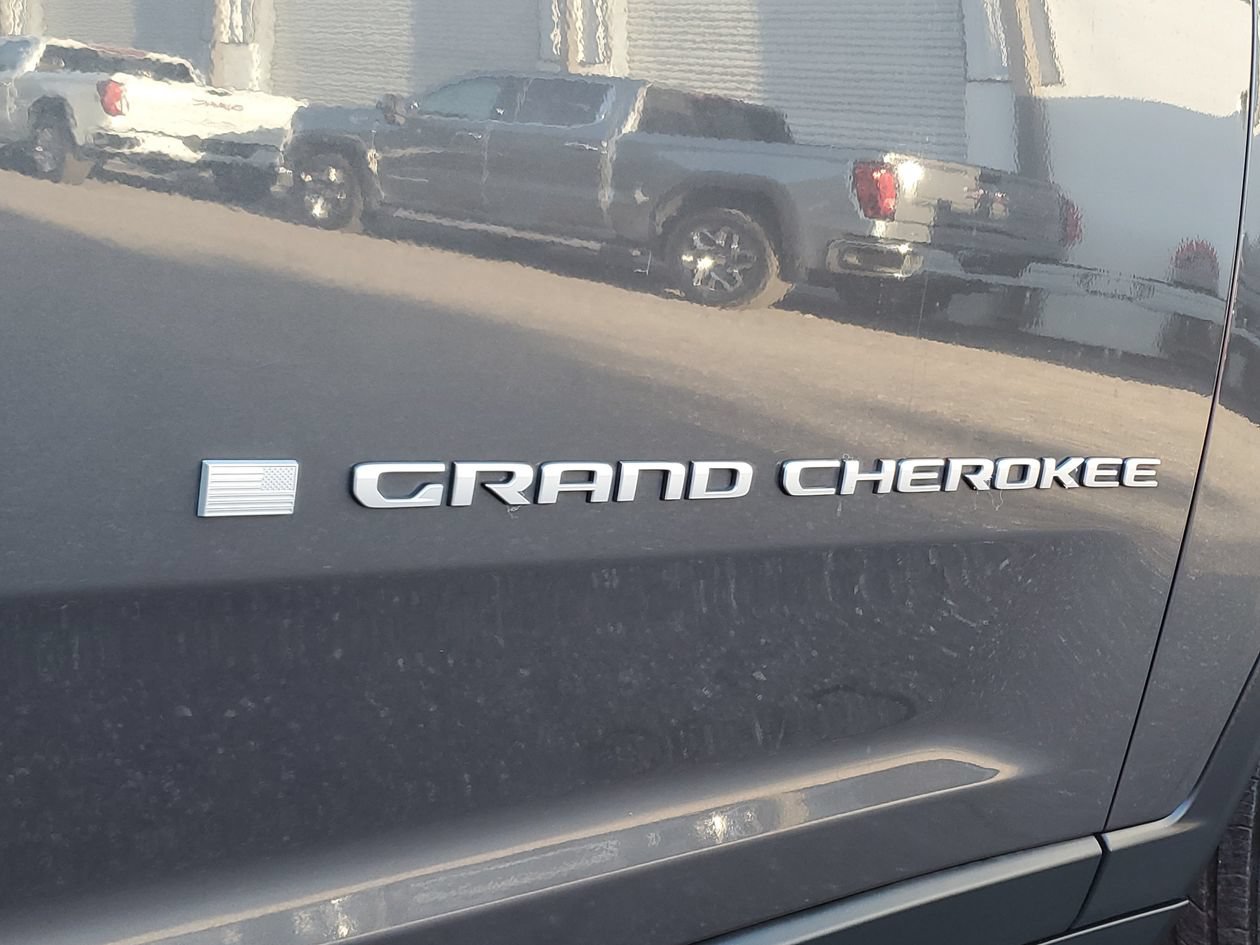 Used 2024 Jeep Grand Cherokee Limited RWD image 7