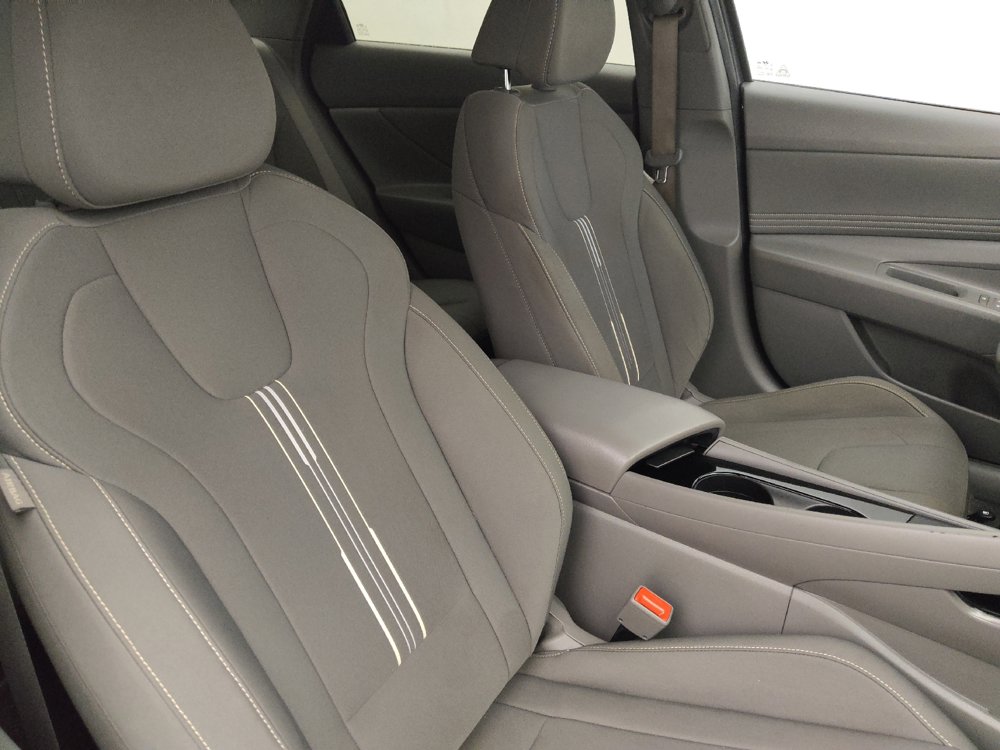 Used 2023 Hyundai Elantra SEL w/ Convenience Package FWD image 21