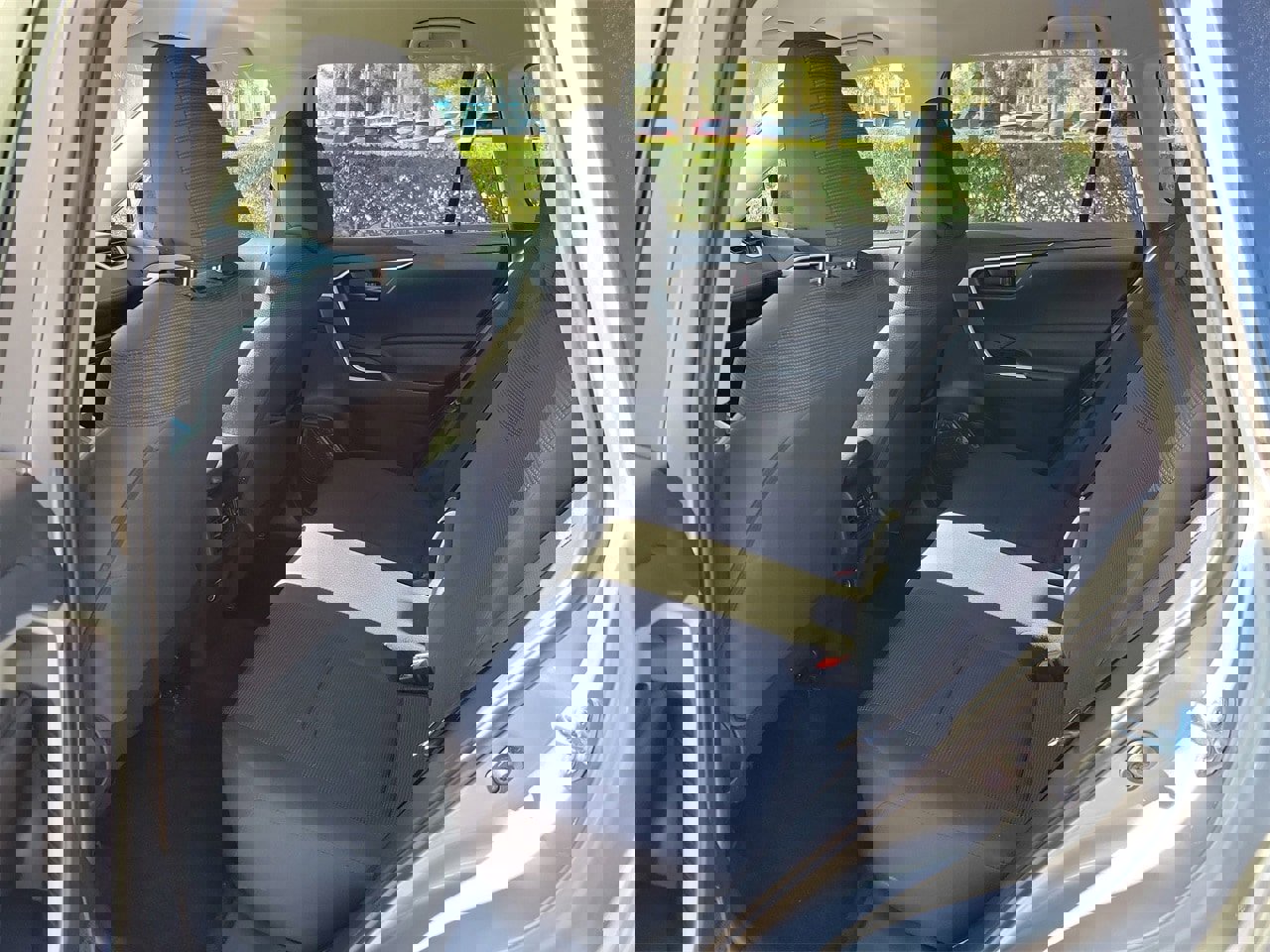 Used 2025 Toyota RAV4 LE image 10