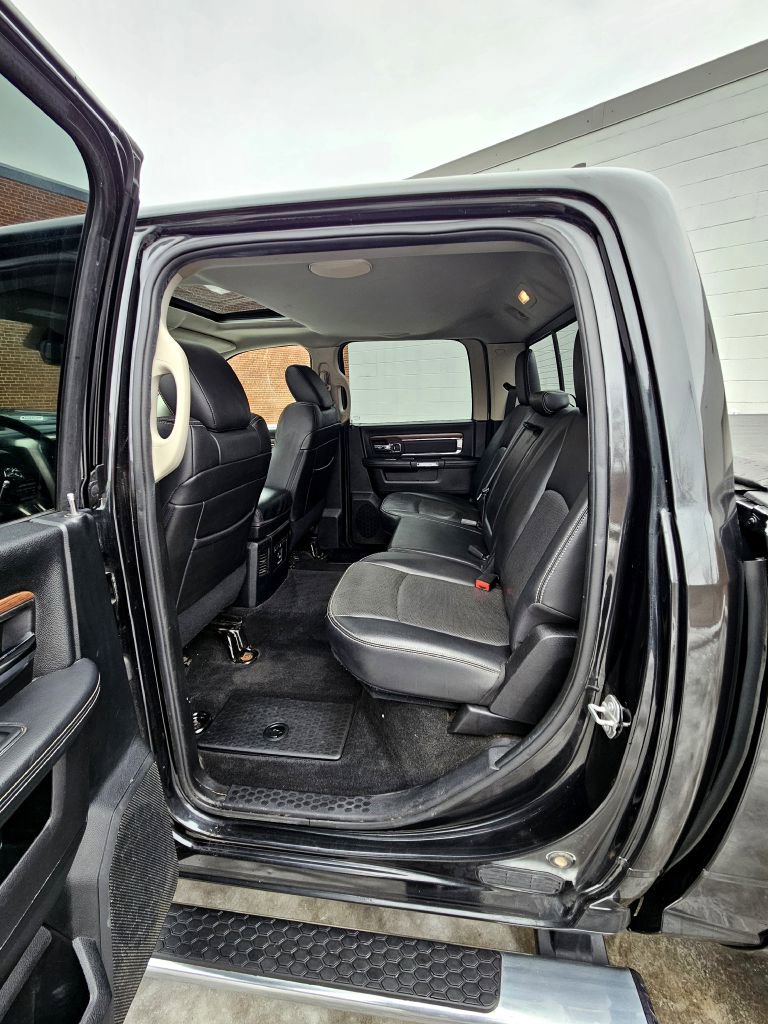 Used 2016 RAM 1500 Laramie w/ Convenience Group image 10