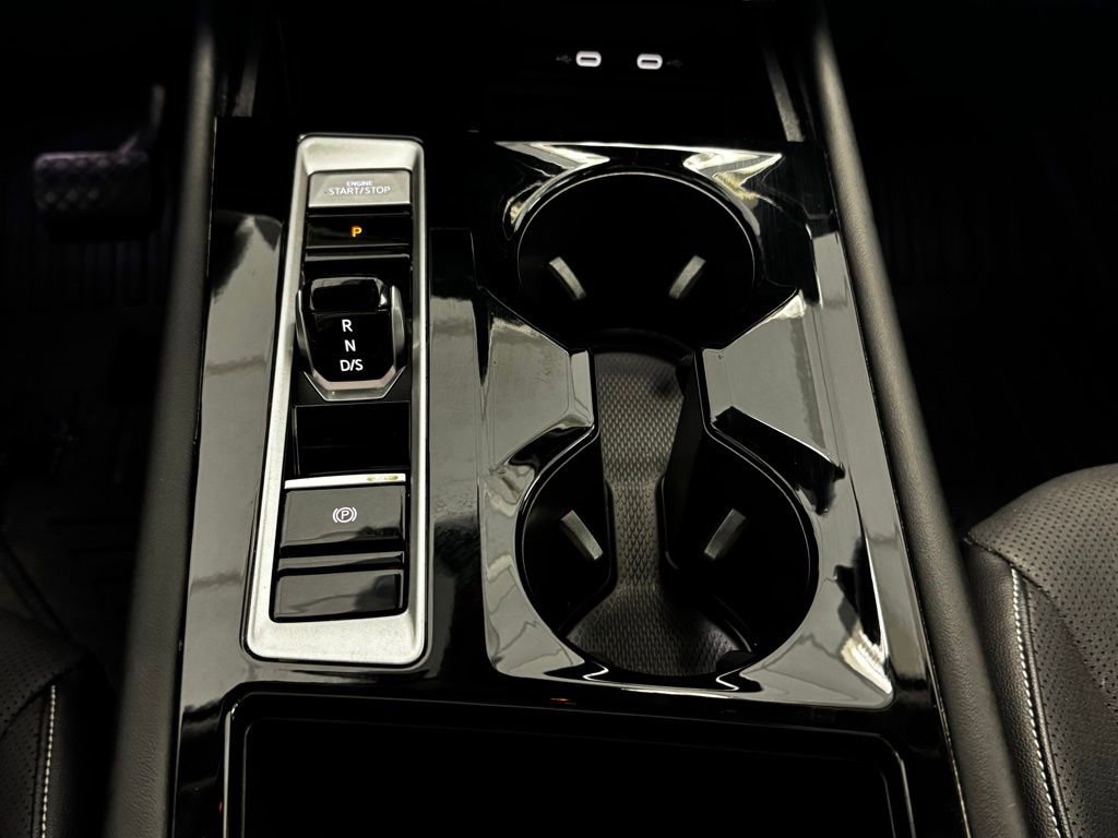 Used 2024 Volkswagen Atlas SE w/ Black Wheel Package image 21