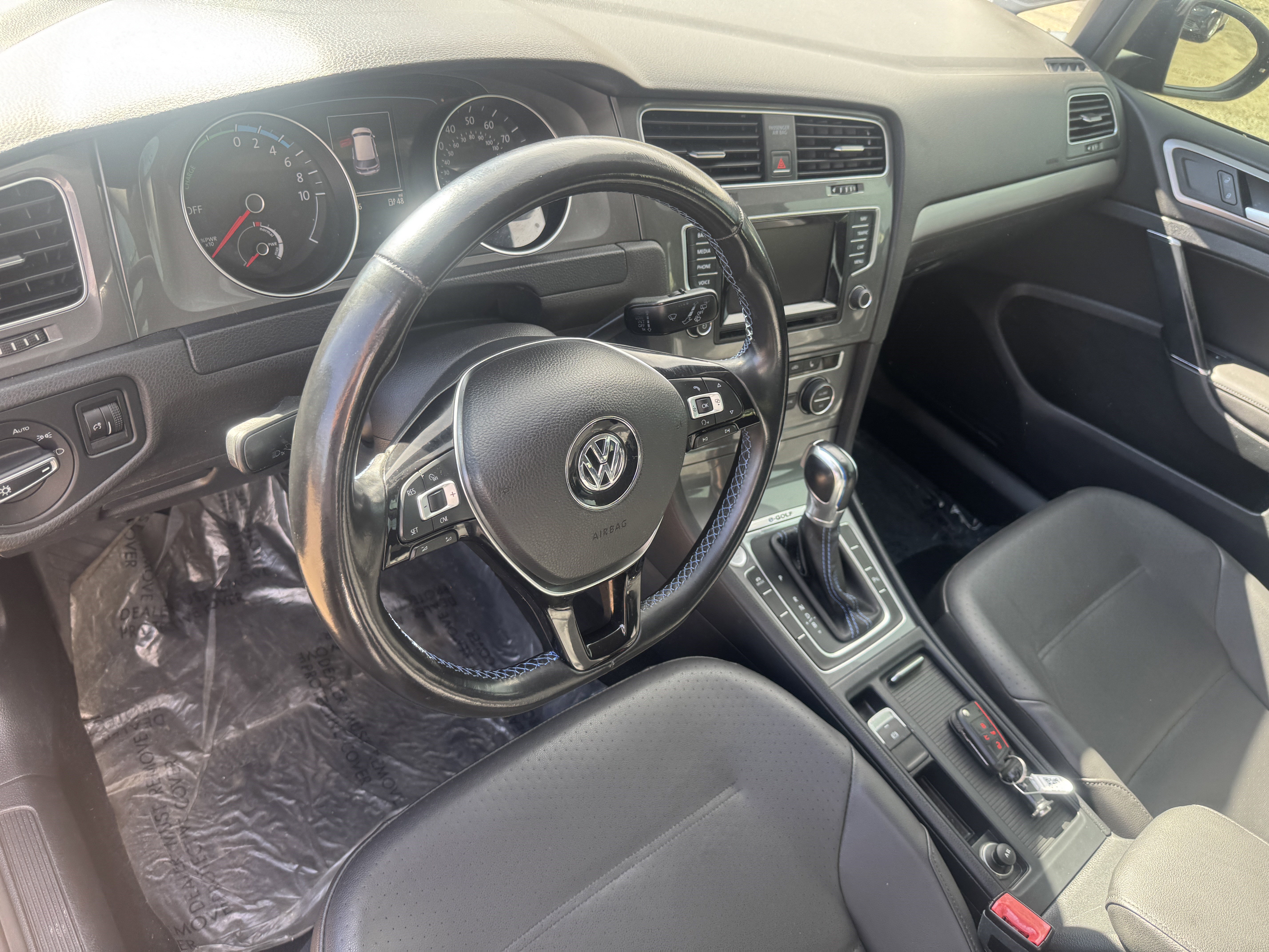 Used 2015 Volkswagen e-Golf SEL Premium image 13