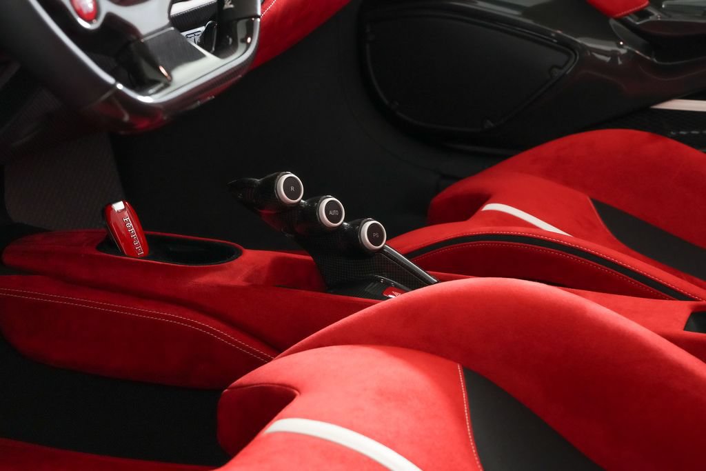 Used 2020 Ferrari 488 Pista Spider RWD image 6