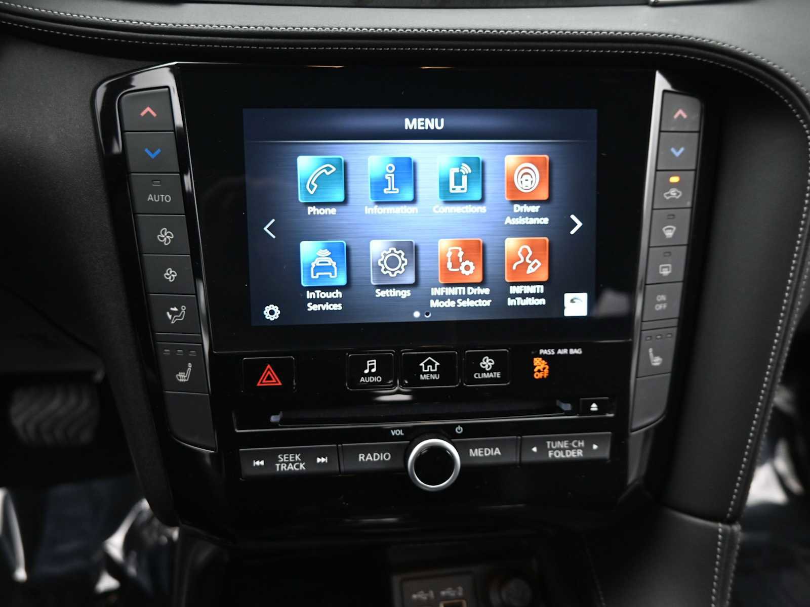 Used 2023 INFINITI QX50 Luxe image 16