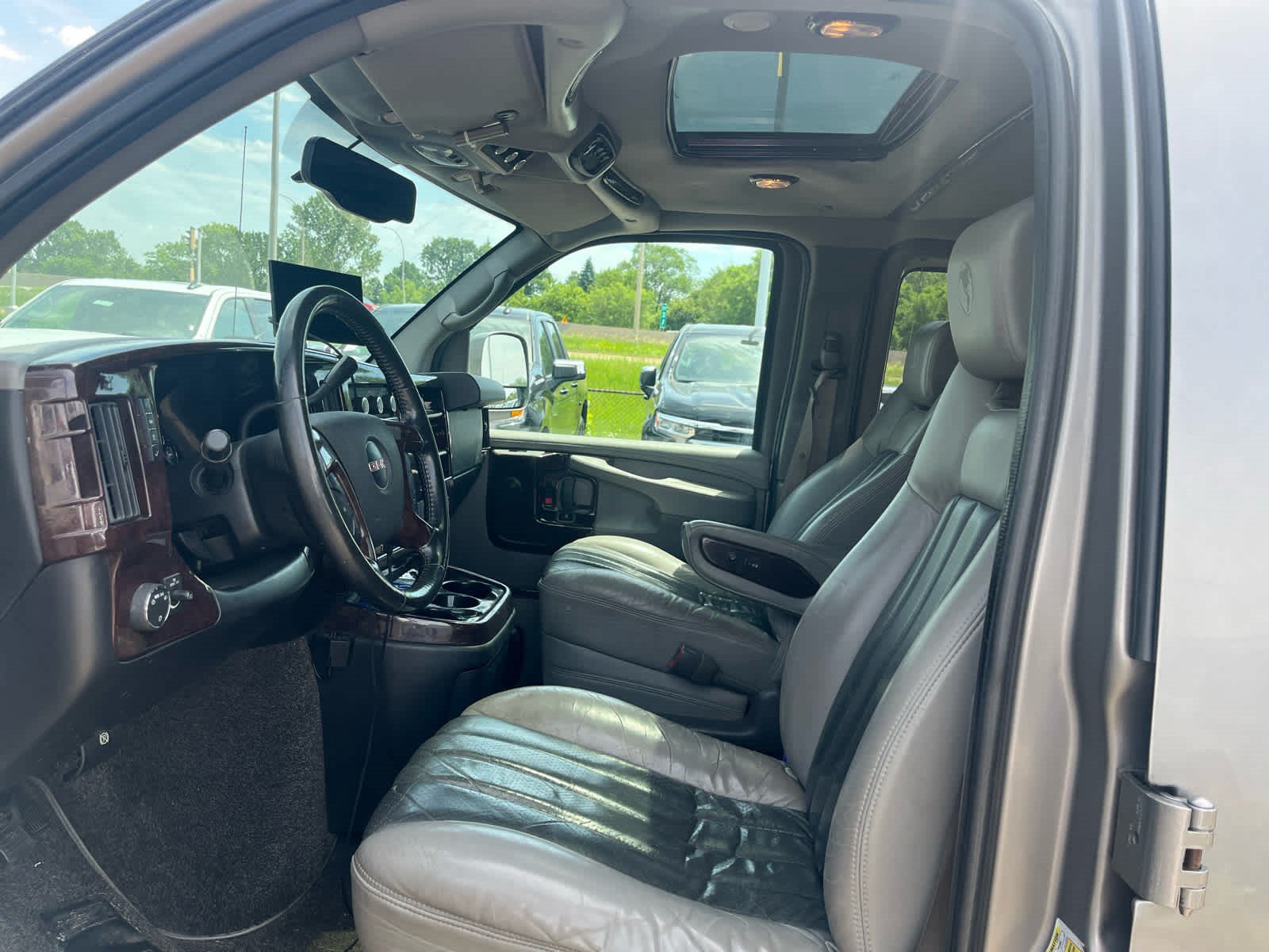 Used 2012 GMC Savana 1500 AWD image 6