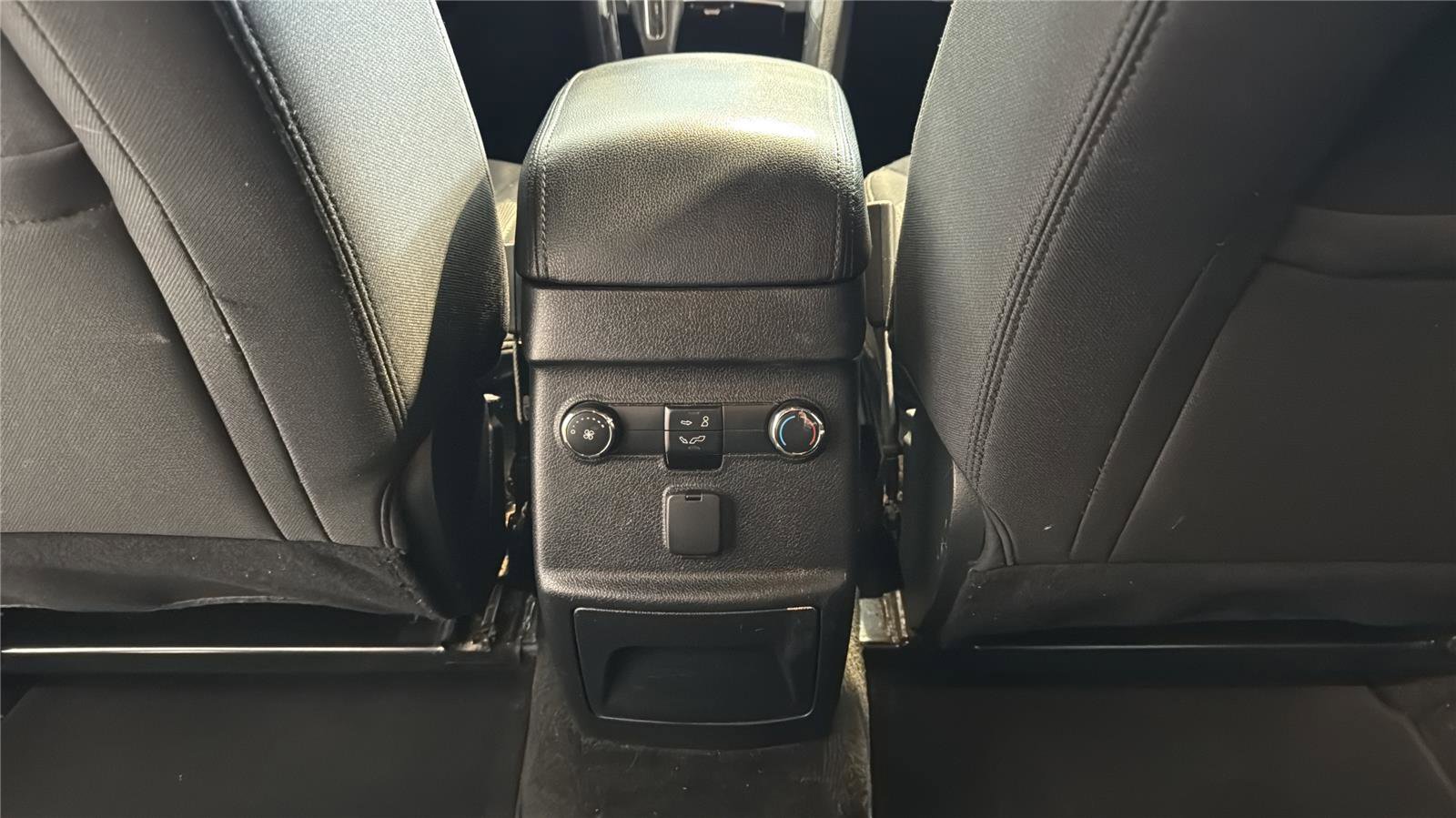 Used 2018 Ford Explorer XLT w/ Equipment Group 201A AWD/4WD image 21