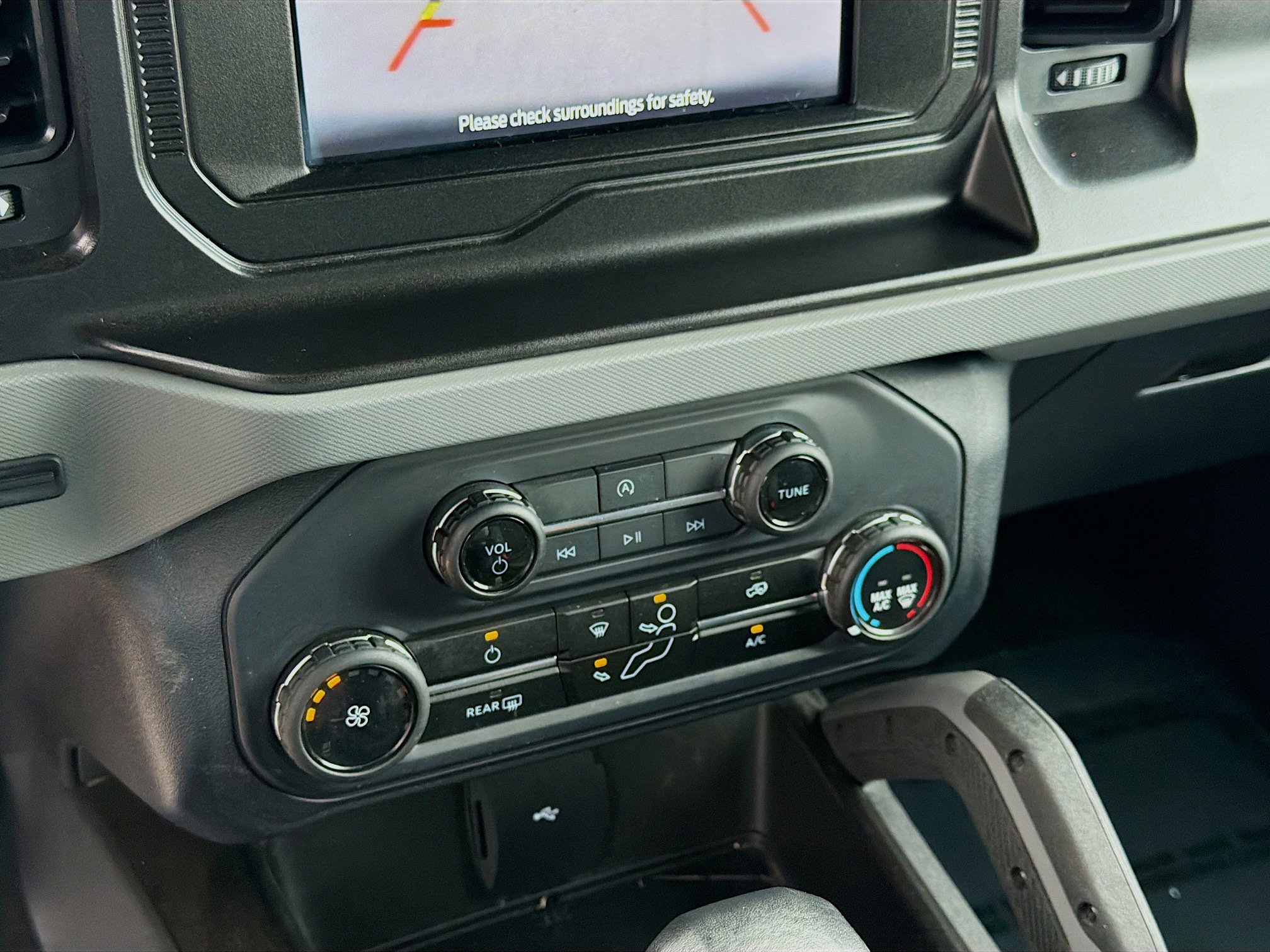 Used 2023 Ford Bronco Big Bend image 14