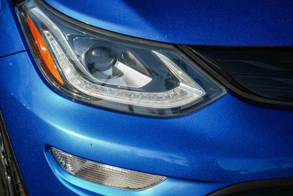Used 2019 Chevrolet Bolt Premier FWD image 9