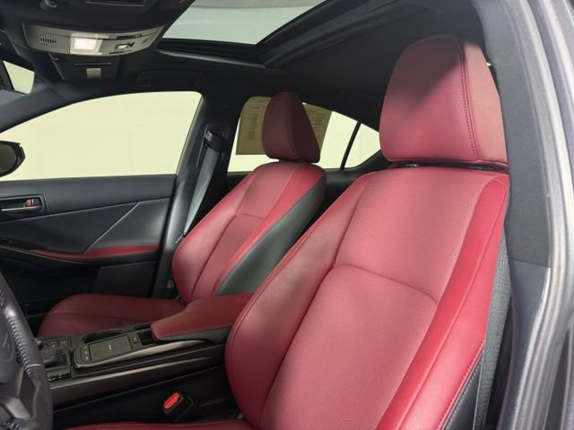 Certified 2021 Lexus IS 300 w/ Comfort Package RWD image 5