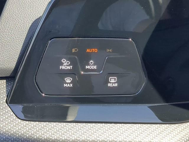 Used 2024 Volkswagen Golf R image 27