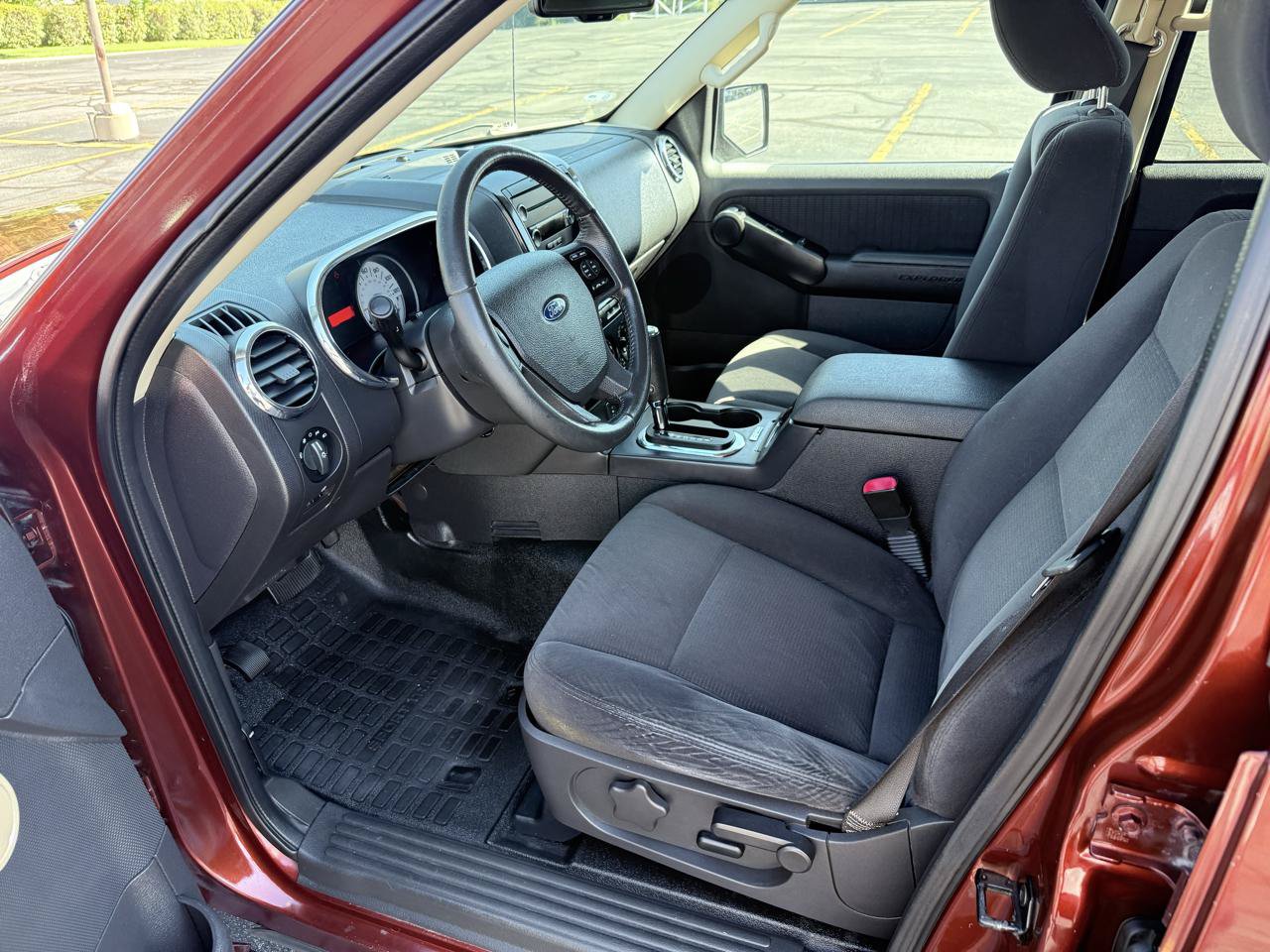 Used 2010 Ford Explorer Sport Trac XLT AWD/4WD image 9