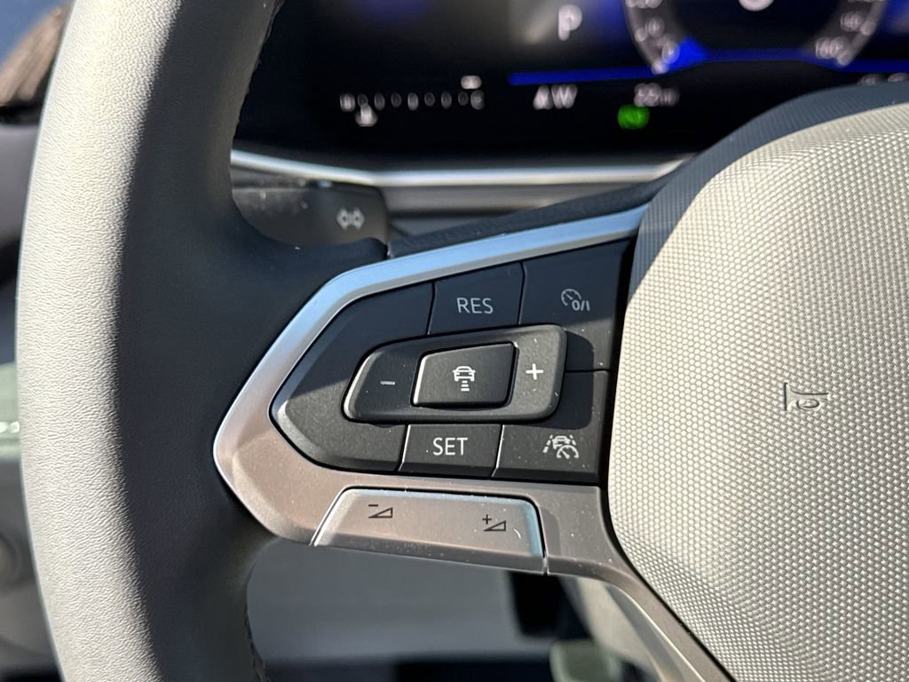 New 2026 Volkswagen Taos SE image 26