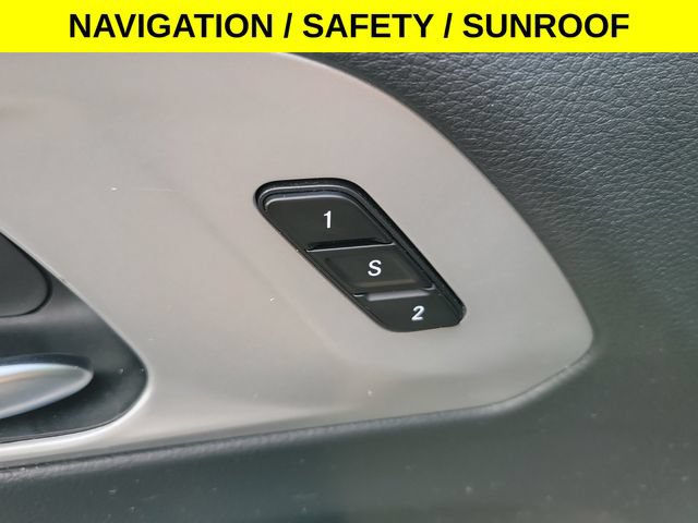 Used 2025 Chrysler Pacifica Limited FWD image 12