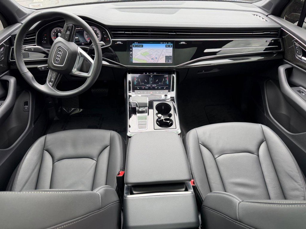 Used 2025 Audi Q7 2.0T Premium w/ Convenience Plus Package image 12