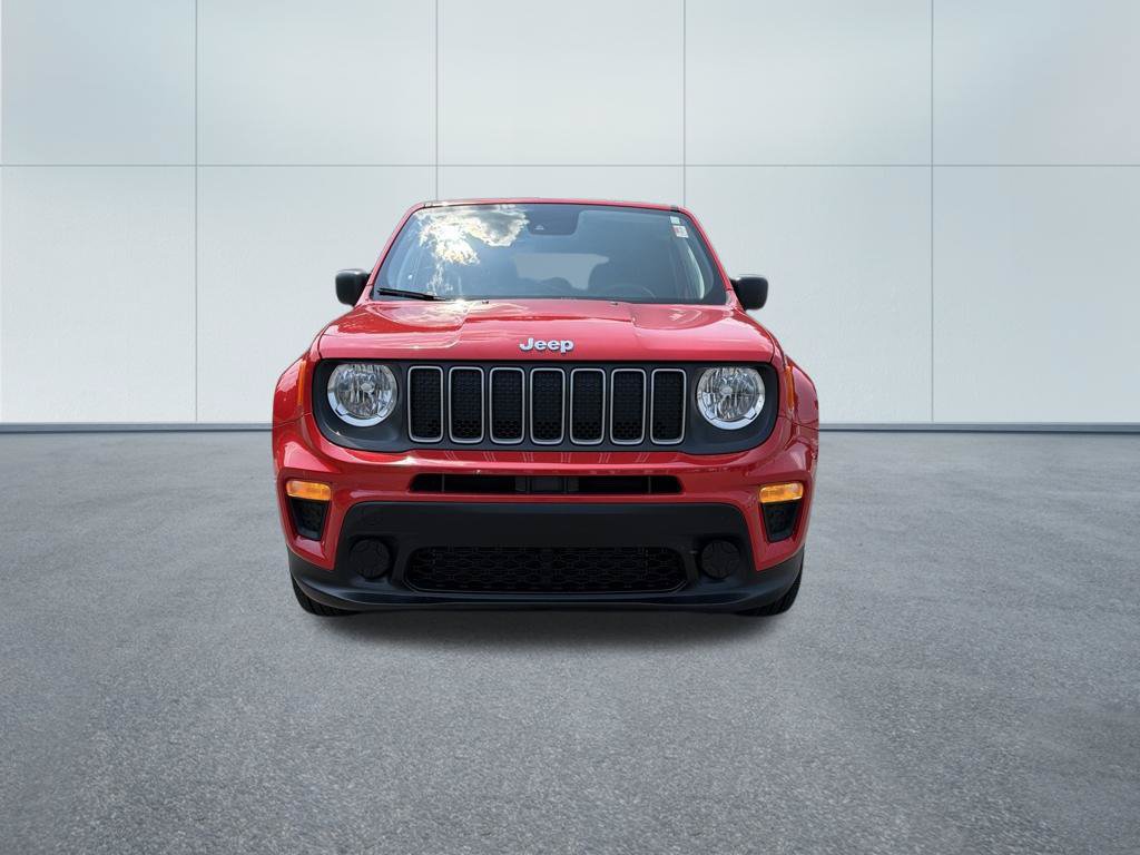 Used 2023 Jeep Renegade Latitude AWD/4WD image 3