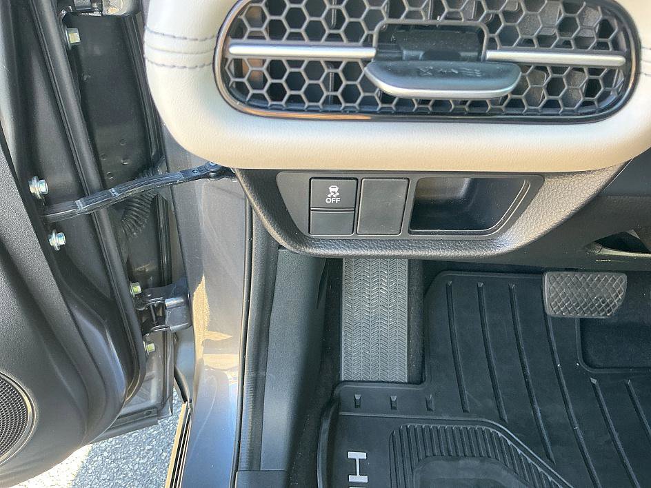 Used 2023 Honda HR-V EX-L image 13