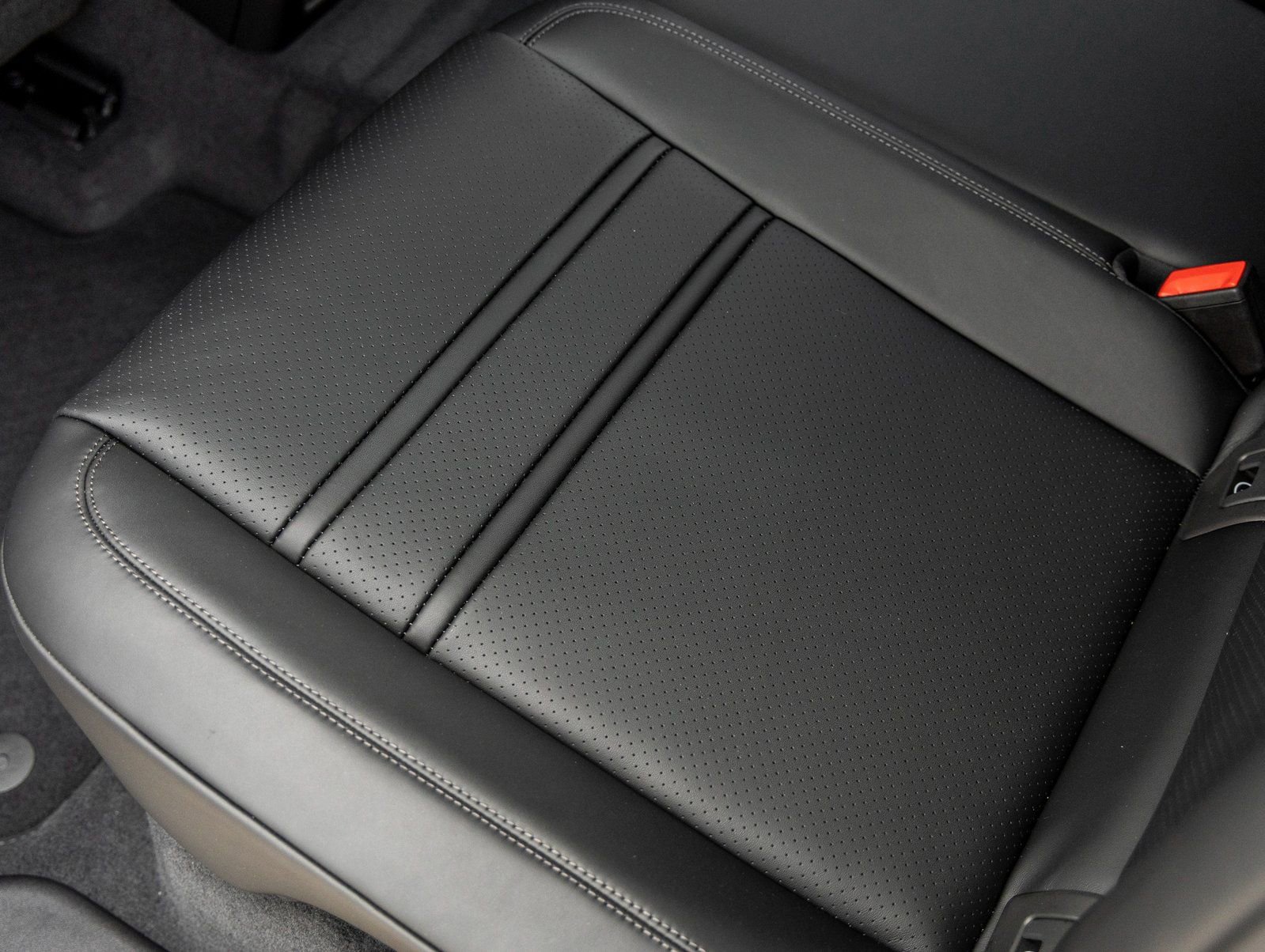 Used 2026 Porsche Cayenne Coupe image 31