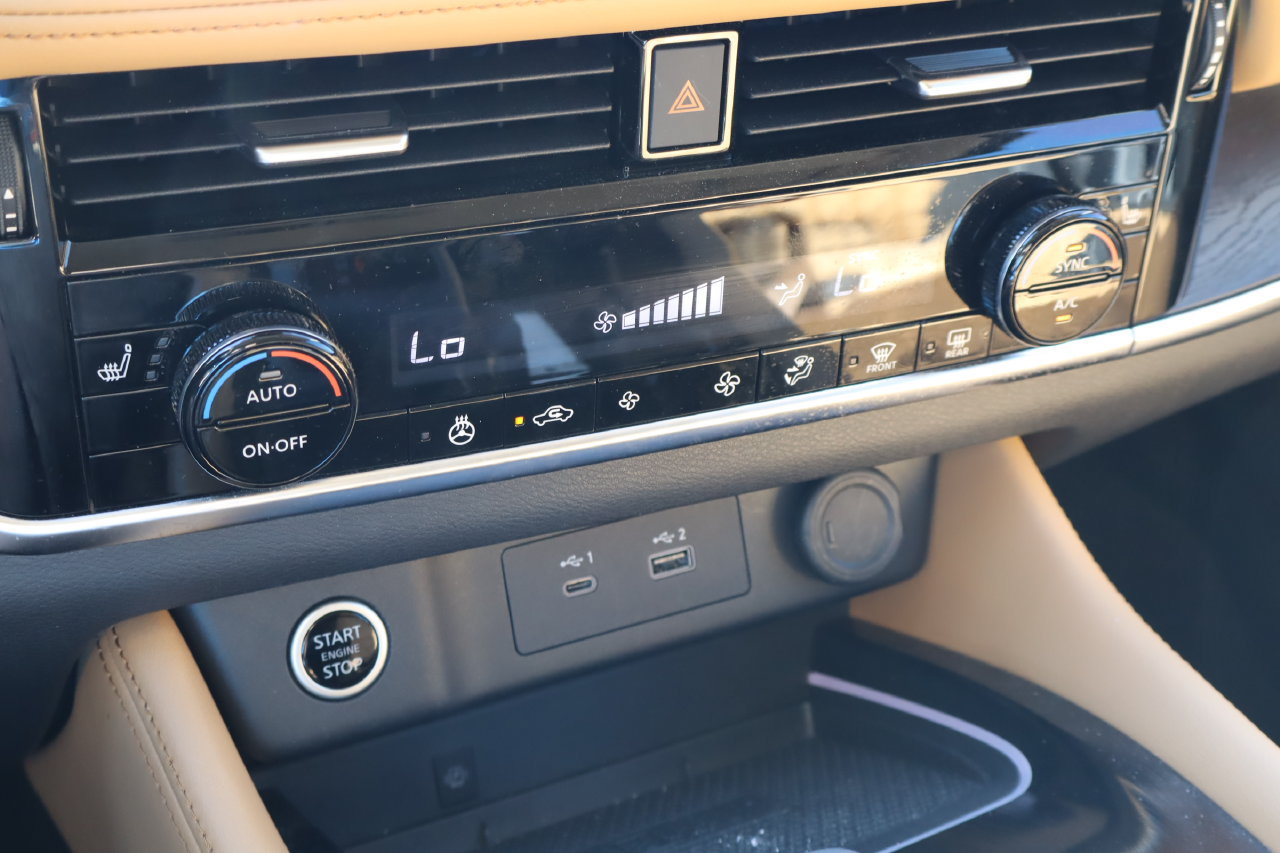 Used 2023 Nissan Rogue Platinum FWD image 24