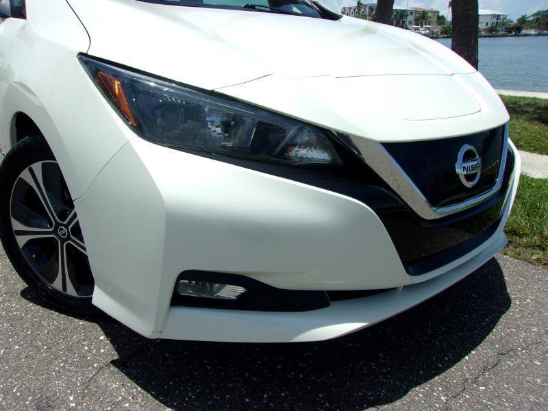 Used 2018 Nissan Leaf SL w/ SL Technology Package FWD image 11