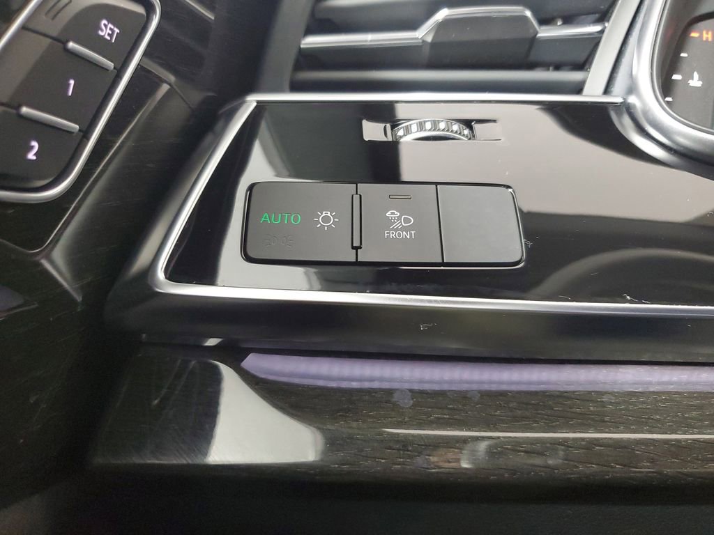 Used 2022 Audi SQ8 Premium Plus w/ Black Optic Package image 34