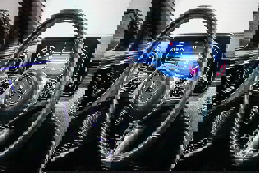 Used 2025 Mercedes-Benz C 300 Sedan image 15