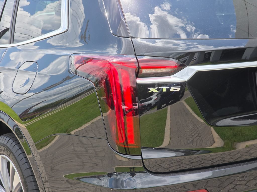 New 2025 Cadillac XT6 Premium Luxury FWD image 6