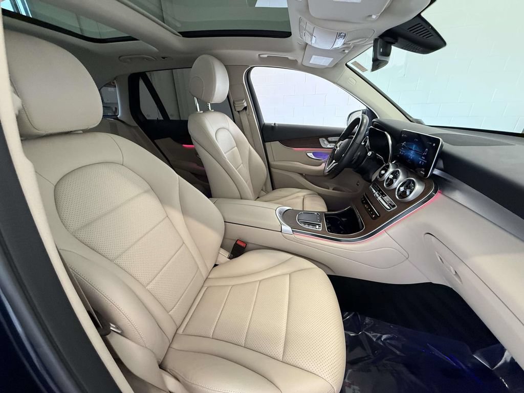 Used 2021 Mercedes-Benz GLC 300 4MATIC image 14