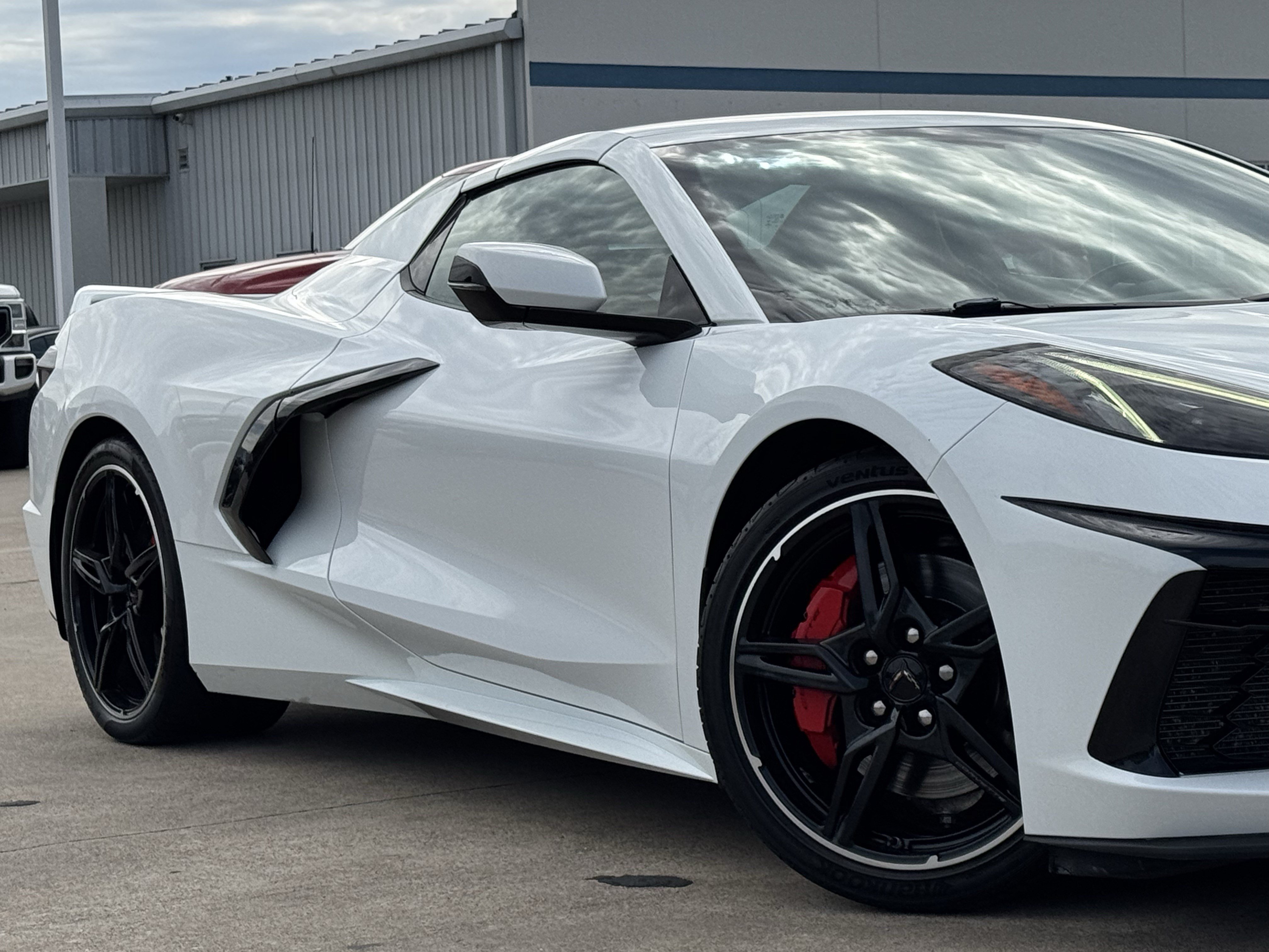 Used 2021 Chevrolet Corvette Stingray Preferred Conv w/ Z51 Performance Package RWD image 3