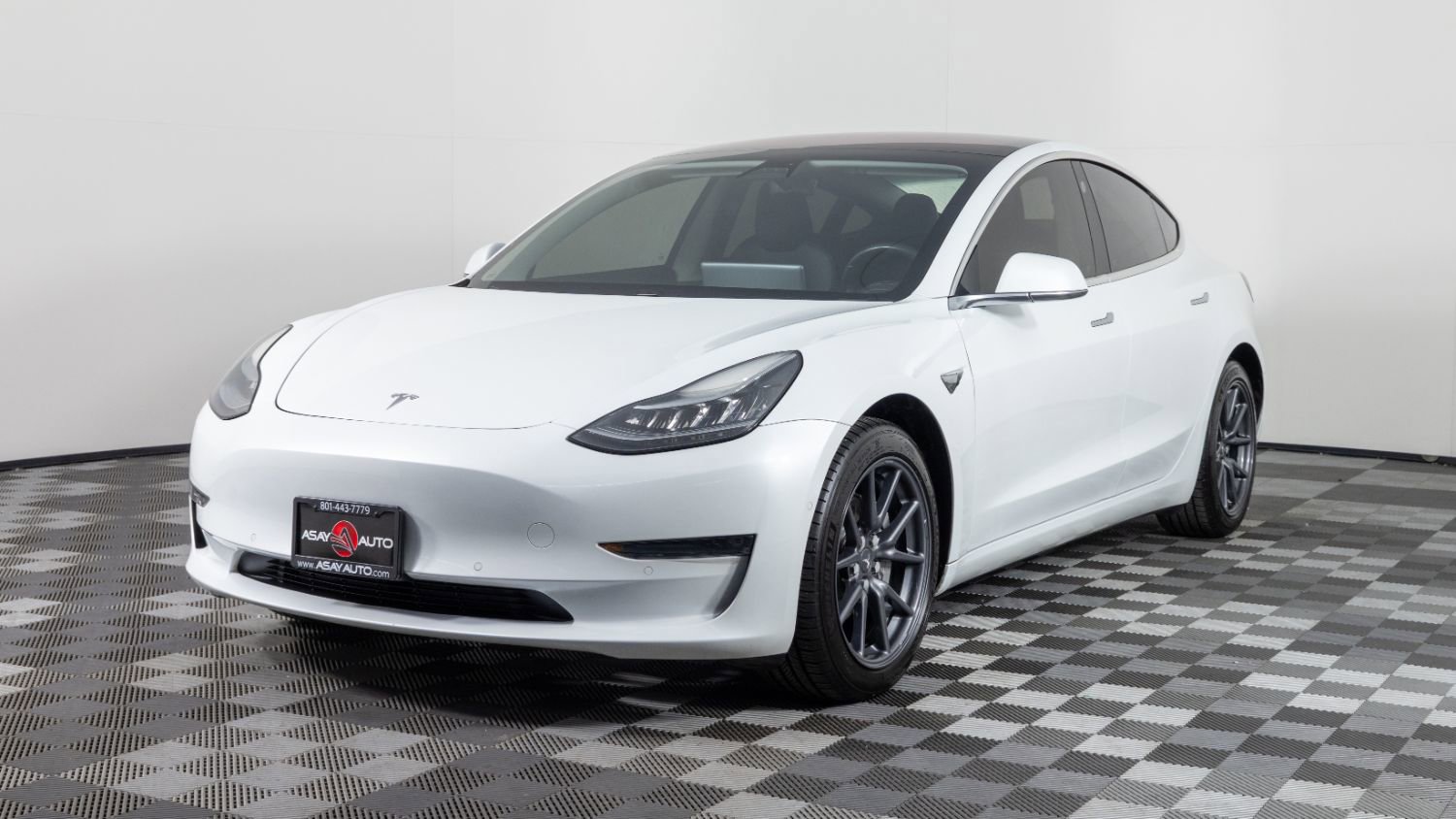 Used 2018 Tesla Model 3 Long Range image 2